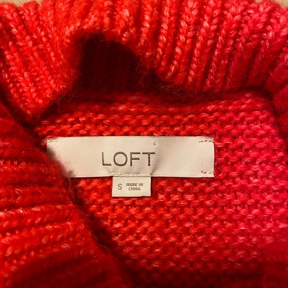 Loft Women's Cropped Turtleneck Chunky
Cable Knit Sweater Size small - Picture 6 of 6